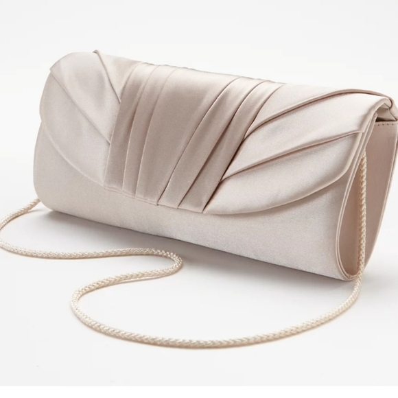 Gunne Sax by Jessica McClintock Pleated Clutch in Champagne - Picture 1 of 7